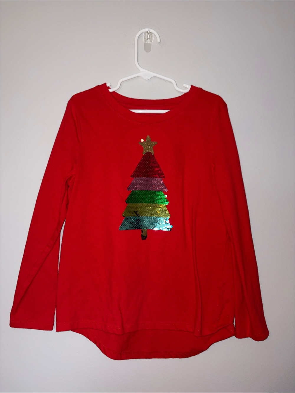 Cat & Jack Red Long-Sleeve Top with Sequin Tree Youth M